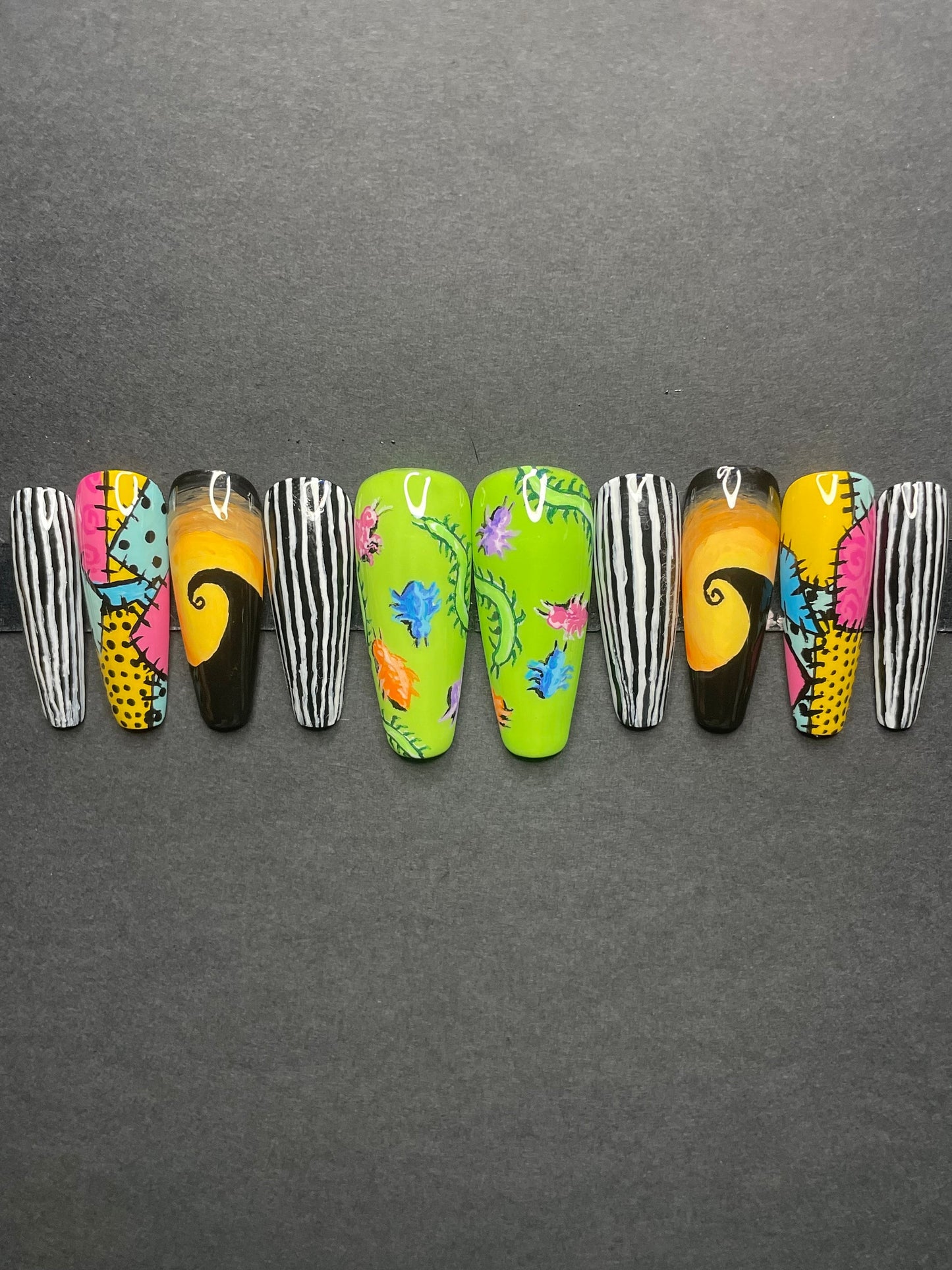 Nightmare Before Xmas || Halloween Nails || Luxury Press On Nails | Reusable | Hand Painted | Made by WitchyWonders&Wares